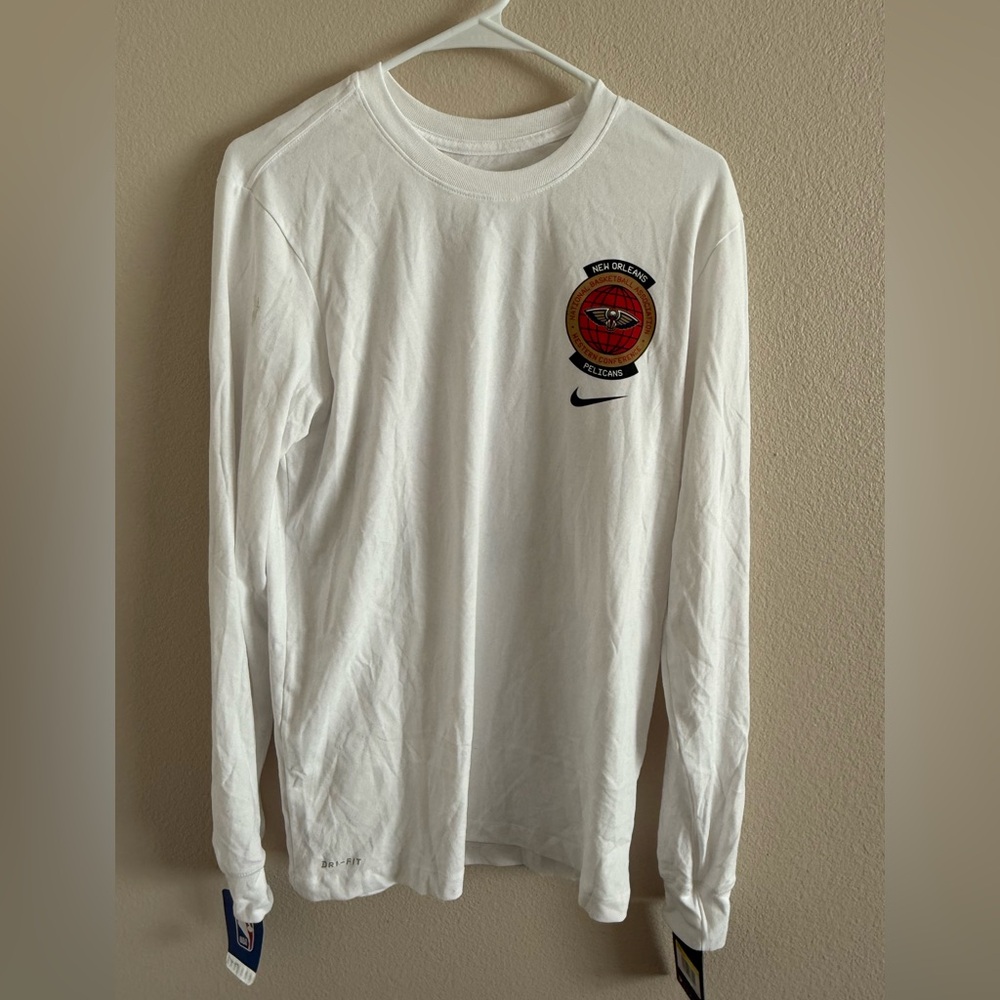 NBA Nike Dri Fit NWT New Orleans Pelicans White‎ Long Sleeve Shirt size Small